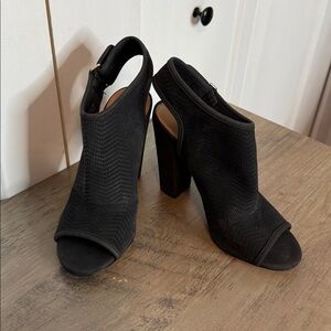 Aldo Black Leather Upper Peep-Toe Heels - 8